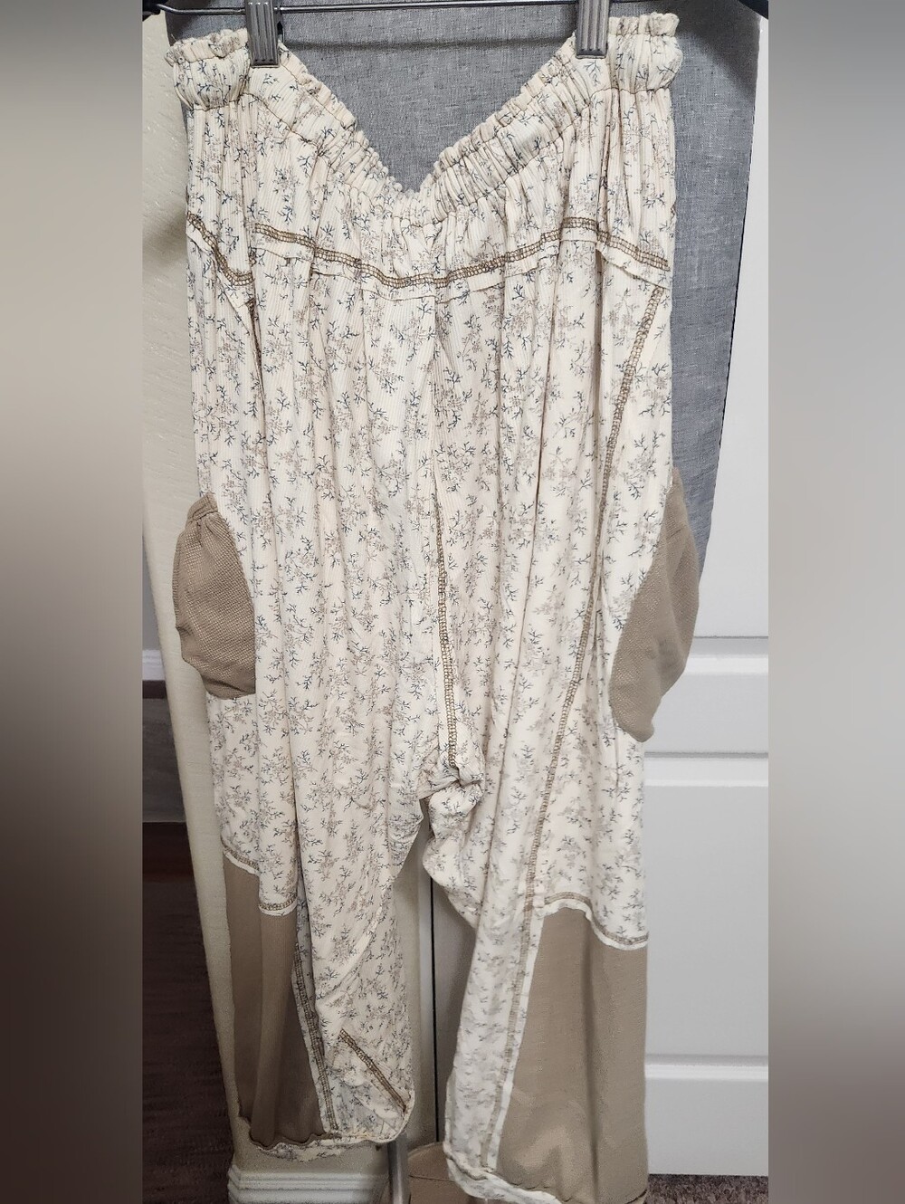 NWT POL Oversized Floral Pattern Printed Knit Pants In Camel Various Sizes - Picture 6 of 6